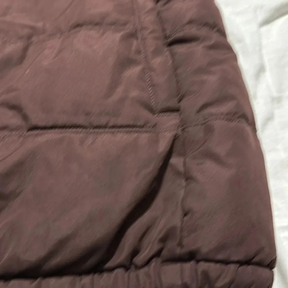 Old Navy Maternity Brown Puffer Vest Medium - Picture 2 of 5